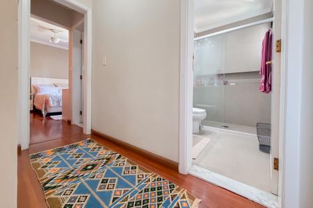 Apartamento à venda com 117m², 3 quartos e 3 vagas Apartamento à venda com 117m², 3 quartos e 3 vagasCorredor