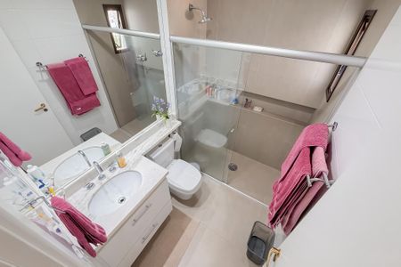 Apartamento à venda com 117m², 3 quartos e 3 vagas Apartamento à venda com 117m², 3 quartos e 3 vagasBanheiro Corredor