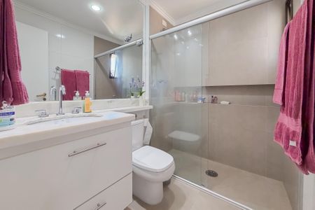 Apartamento à venda com 117m², 3 quartos e 3 vagas Apartamento à venda com 117m², 3 quartos e 3 vagasBanheiro Corredor