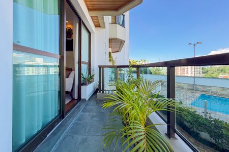 Apartamento à venda com 117m², 3 quartos e 3 vagas Apartamento à venda com 117m², 3 quartos e 3 vagasVaranda da Sala