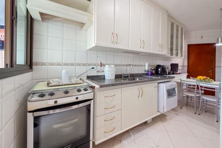 Apartamento à venda com 117m², 3 quartos e 3 vagas Apartamento à venda com 117m², 3 quartos e 3 vagasCozinha