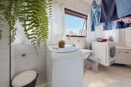 Apartamento à venda com 117m², 3 quartos e 3 vagas Apartamento à venda com 117m², 3 quartos e 3 vagasÁrea de Serviço