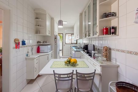 Apartamento à venda com 117m², 3 quartos e 3 vagas Apartamento à venda com 117m², 3 quartos e 3 vagasCozinha