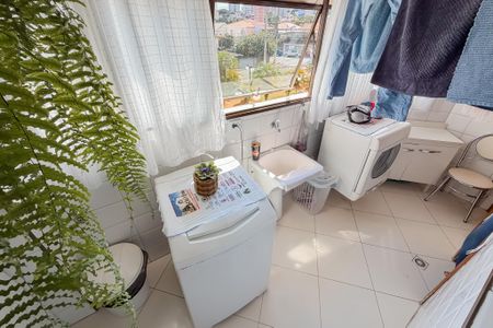 Apartamento à venda com 117m², 3 quartos e 3 vagas Apartamento à venda com 117m², 3 quartos e 3 vagasÁrea de Serviço