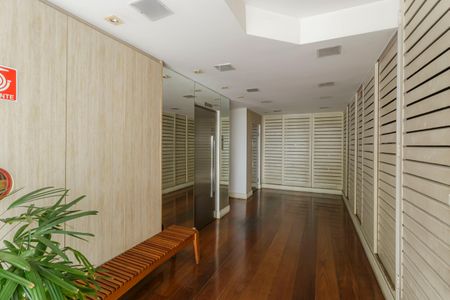 Apartamento à venda com 45m², 1 quarto e 1 vaga Apartamento à venda com 45m², 1 quarto e 1 vagaHall social