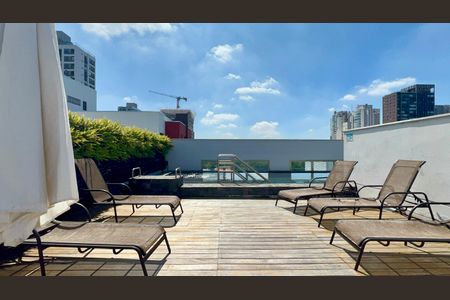 Studio à venda com 42m², 1 quarto e 1 vagaPiscina