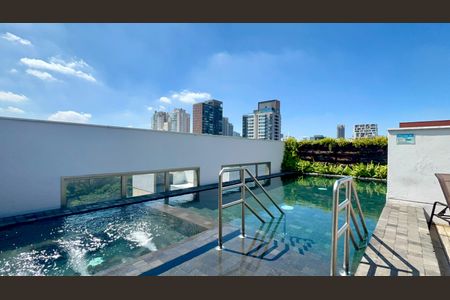 Studio à venda com 42m², 1 quarto e 1 vagaPiscina
