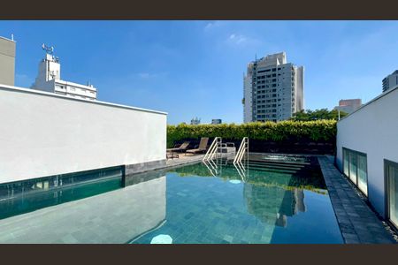 Studio à venda com 42m², 1 quarto e 1 vagaPiscina