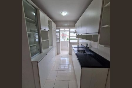 Cozinha de apartamento para alugar com 2 quartos, 73m² em Partenon, Porto Alegre