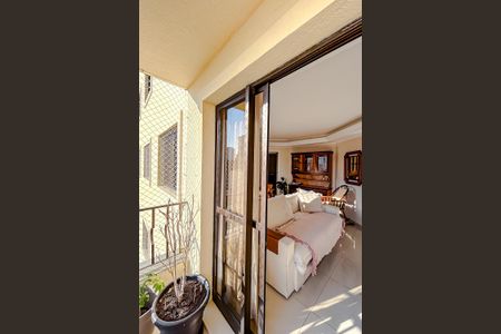 Apartamento à venda com 98m², 3 quartos e 2 vagasVaranda