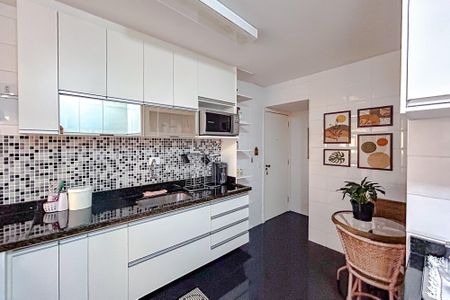 Apartamento à venda com 98m², 3 quartos e 2 vagasCozinha