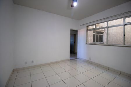Sala de apartamento à venda com 2 quartos, 50m² em Olaria, Rio de Janeiro