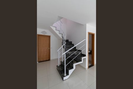 Sala de casa à venda com 3 quartos, 204m² em Vila Guilhermina, São Paulo