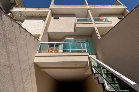 Casa à venda com 204m², 3 quartos e 4 vagasFachada Interna 