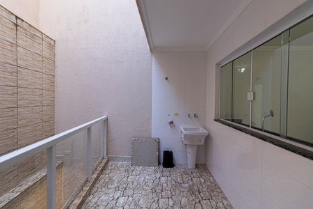 Casa à venda com 204m², 3 quartos e 4 vagasÁrea de Serviço