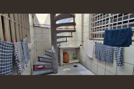 Casa à venda com 180m², 3 quartos e 1 vagaEscada