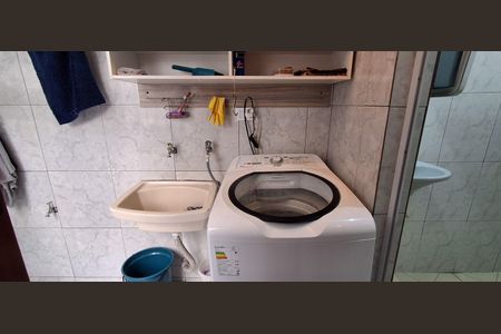 Casa à venda com 180m², 3 quartos e 1 vagaÁrea de Serviço 