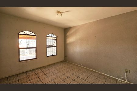 Casa para alugar com 100m², 4 quartos e 2 vagas