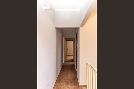 Casa para alugar com 240m², 3 quartos e 2 vagas Casa para alugar com 240m², 3 quartos e 2 vagasPiso superior-Corredor