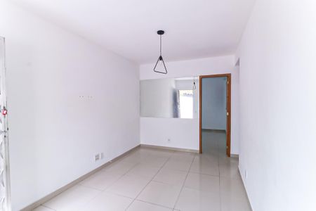 Sala de apartamento para alugar com 2 quartos, 55m² em Encantado, Rio de Janeiro