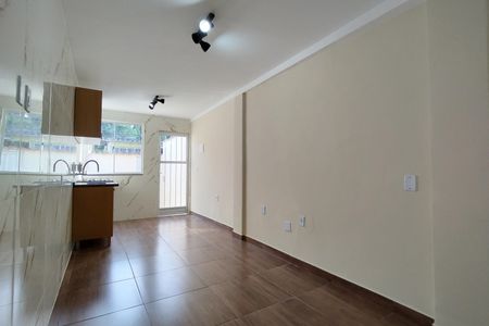 Casa de condomínio para alugar com 65m², 2 quartos e 1 vaga Casa de condomínio para alugar com 65m², 2 quartos e 1 vagaSala/Cozinha