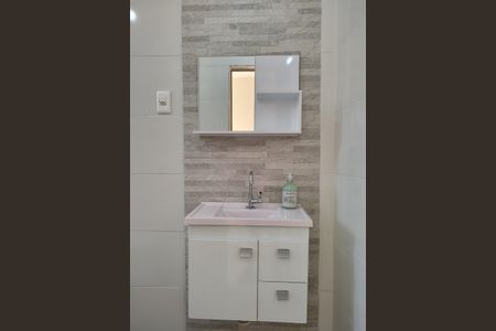 Casa de condomínio para alugar com 65m², 2 quartos e 1 vagaBanheiro Social