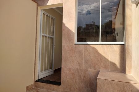 Casa de condomínio para alugar com 65m², 2 quartos e 1 vaga Casa de condomínio para alugar com 65m², 2 quartos e 1 vagaFachada