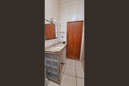 Banheiro de apartamento para alugar com 2 quartos, 55m² em Pilares, Rio de Janeiro