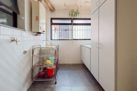 Apartamento à venda com 128m², 3 quartos e 2 vagas Apartamento à venda com 128m², 3 quartos e 2 vagasÁrea de Serviço