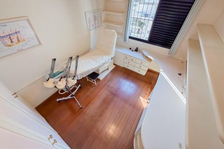 Apartamento à venda com 128m², 3 quartos e 2 vagas Apartamento à venda com 128m², 3 quartos e 2 vagasQuarto 1