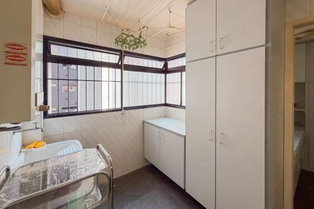 Apartamento à venda com 128m², 3 quartos e 2 vagas Apartamento à venda com 128m², 3 quartos e 2 vagasÁrea de Serviço