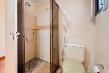 Apartamento à venda com 128m², 3 quartos e 2 vagas Apartamento à venda com 128m², 3 quartos e 2 vagasBanheiro da Suíte
