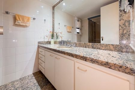 Apartamento à venda com 128m², 3 quartos e 2 vagas Apartamento à venda com 128m², 3 quartos e 2 vagasBanheiro Social