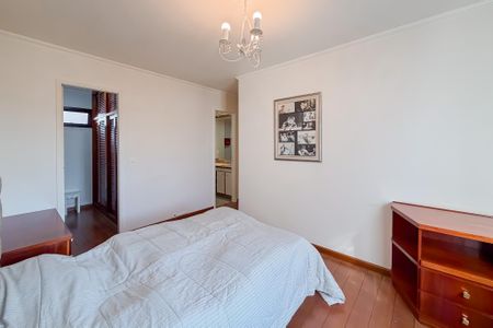 Apartamento à venda com 128m², 3 quartos e 2 vagas Apartamento à venda com 128m², 3 quartos e 2 vagasSuíte