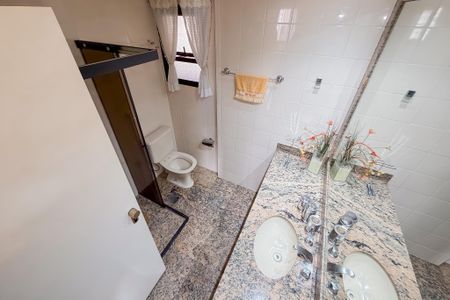 Apartamento à venda com 128m², 3 quartos e 2 vagas Apartamento à venda com 128m², 3 quartos e 2 vagasBanheiro Social