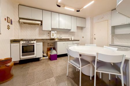 Apartamento à venda com 128m², 3 quartos e 2 vagas Apartamento à venda com 128m², 3 quartos e 2 vagasCozinha
