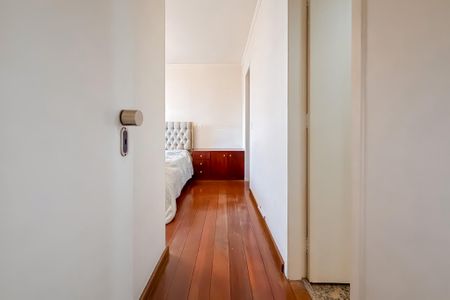 Apartamento à venda com 128m², 3 quartos e 2 vagas Apartamento à venda com 128m², 3 quartos e 2 vagasSuíte