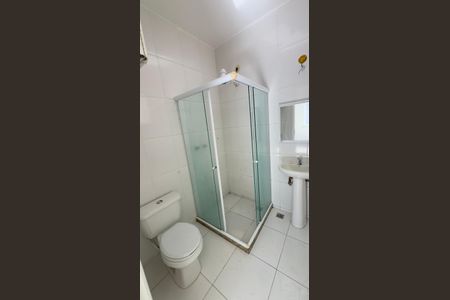 Casa de condomínio para alugar com 70m², 2 quartos e 2 vagasBanheiro da Suíte