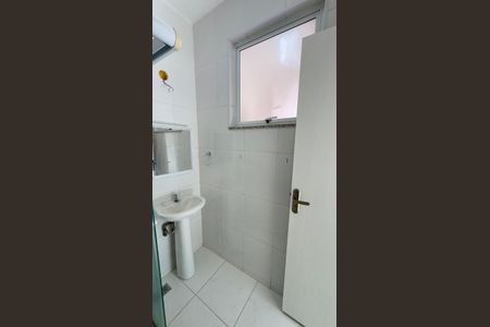 Casa de condomínio para alugar com 70m², 2 quartos e 2 vagasBanheiro da Suíte