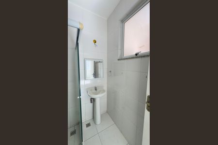 Casa de condomínio para alugar com 70m², 2 quartos e 2 vagasBanheiro da Suíte