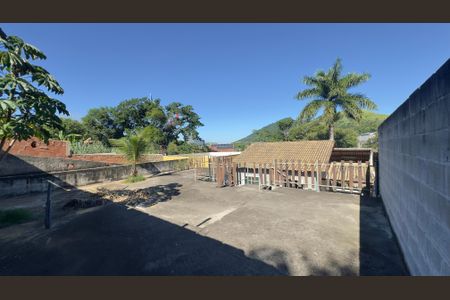 Casa de condomínio para alugar com 70m², 2 quartos e 2 vagasQuintal