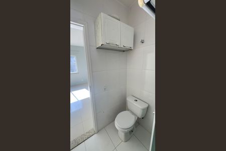 Casa de condomínio para alugar com 70m², 2 quartos e 2 vagasBanheiro da Suíte