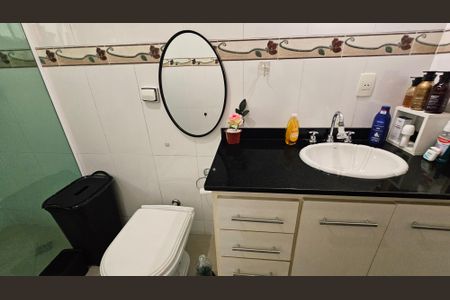 Casa à venda com 238m², 4 quartos e 4 vagas