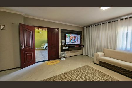 Casa à venda com 238m², 4 quartos e 4 vagas