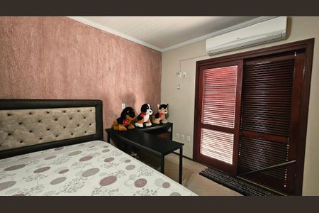 Casa à venda com 238m², 4 quartos e 4 vagas