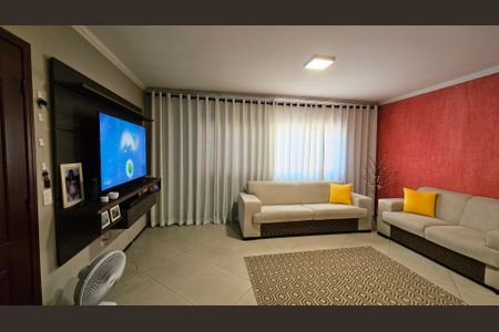 Casa à venda com 238m², 4 quartos e 4 vagas