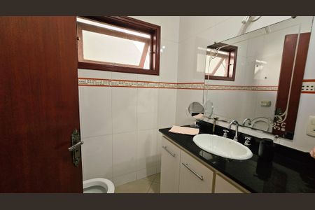 Casa à venda com 238m², 4 quartos e 4 vagas