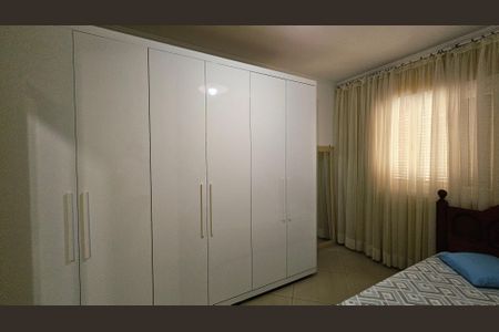 Casa à venda com 238m², 4 quartos e 4 vagas