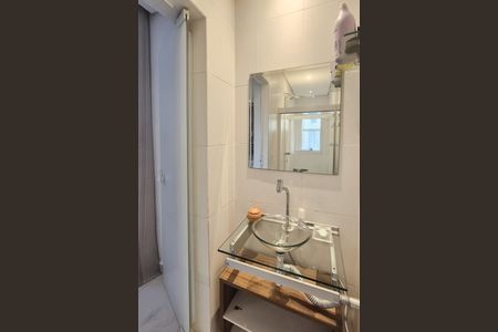 Casa à venda com 124m², 2 quartos e 2 vagasBanheiro da Suíte 2