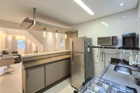 Casa à venda com 124m², 2 quartos e 2 vagasCozinha 